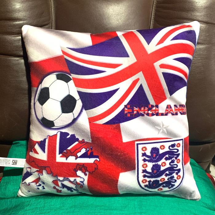 Gambar Bantal Kotak Negara Sepakbola FIFA World Cup - Bantal Sofa Negara - ENGLAND dari Milowstore_NEW undefined Tokopedia
