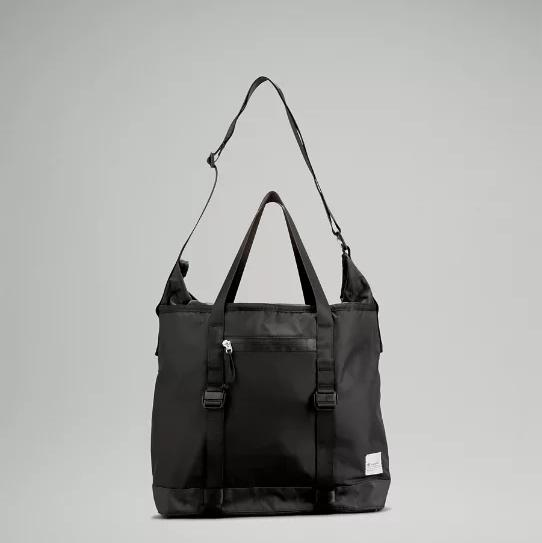 Gambar LULULEMON Patch Logo Tote Bag 25L/tas olahraga matras yoga mat ba gym - Black dari Thesgstuffs undefined Tokopedia