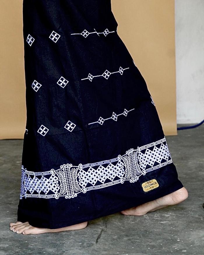 Gambar Sarung bordir premium mewah motif nusantara bali pintu aceh trompah - W1 dari RAAYA BUSANA undefined Tokopedia