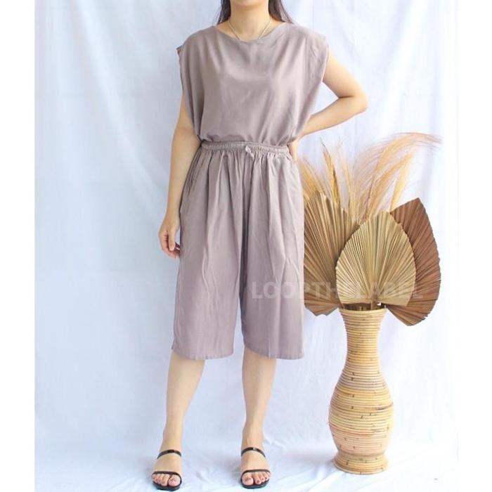 Gambar CHEVA ONE SET / SETELAN RAYON - ONE SET CASUAL - TAUPE dari loopthelabel.id undefined Tokopedia