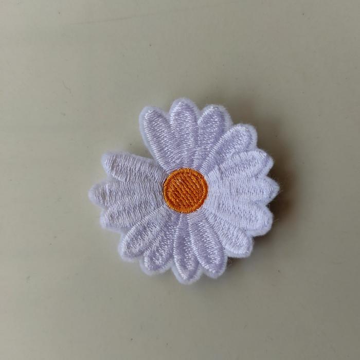 Gambar Patch Bordir Jahit Tempel Bunga Flower Daisy Halus - Putih, Small dari LeBenz Store undefined Tokopedia