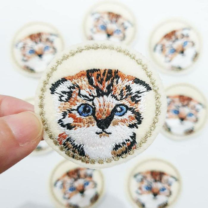 Gambar patch iron bordir emblem tempel setrika motif kucing bulat - A dari mak kunyit undefined Tokopedia