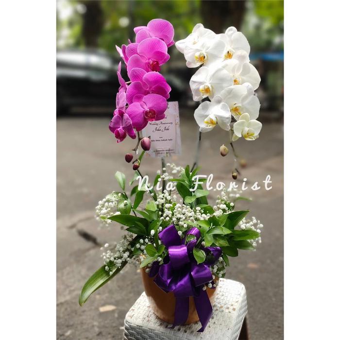 Gambar Rangkaian Bunga Anggrek Bulan Kado Ulang Tahun Anniversary dari NiaFlorist_NEW undefined Tokopedia