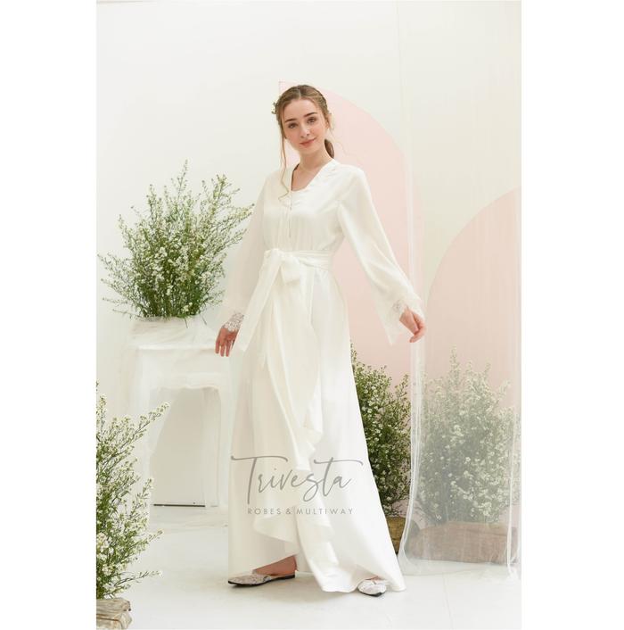 Gambar [OUTER ROBE ONLY] Ashera Asymmetric Robe Kimono Bride Robe Wedding - S dari Trivesta Robes undefined Tokopedia