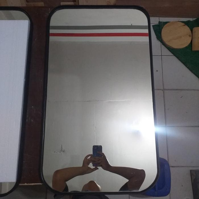 Gambar Cermin Kamar Mandi / Cermin Dinding / Cermin Frame Kotak Shabby - Hitam, 80x100 dari Dya Kaca undefined Tokopedia