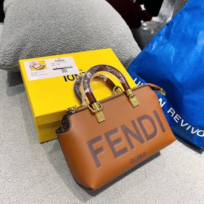 Gambar (New)90233-Tas Mini Wanita Premium Free Box /Tas Branded Wanita Import - Cokelat, 20 X 14 X 9 dari SwinShop undefined Tokopedia