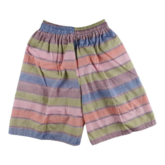 Gambar Celana Pendek Wanita Santai Kolor Cewek Motif Salur - Salur Random, M to XL (26-32) dari Juragankolor undefined Tokopedia
