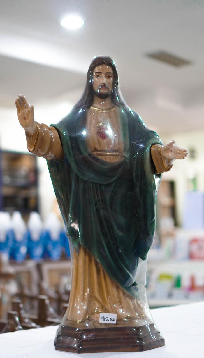 Gambar Patung Yesus ukuran 60cm - Hijau dari PT Bina Media undefined Tokopedia