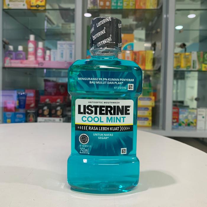 Gambar Listerine Cool Mint 100, 250, 500 ml - Obat Kumur Antiseptik - 250 ml dari Apotek Natanette undefined Tokopedia