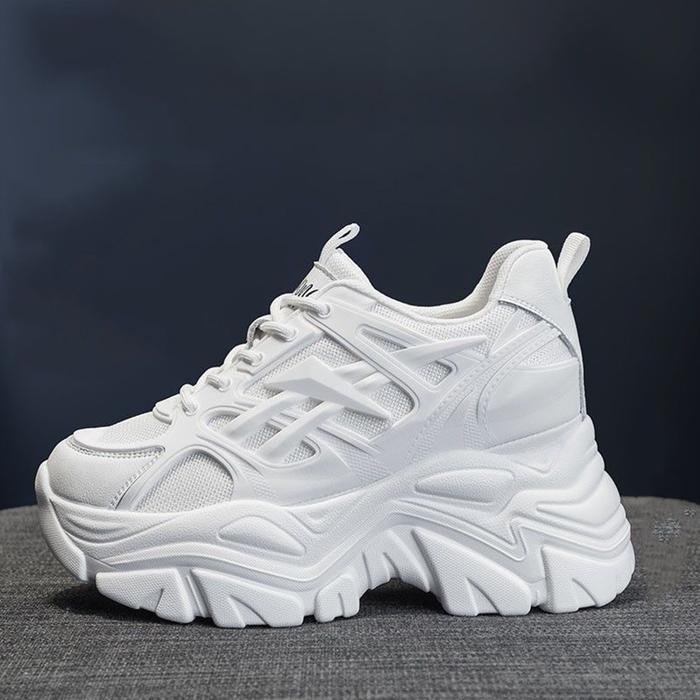 Gambar LURAD Sepatu Wanita Sporty Modis Terbaru Casual Fashion Sepatu Cewek Warna Putih Hak Tinggi Wedges WL76 - Putih, 36 dari PANARYBODY-STORE undefined Tokopedia