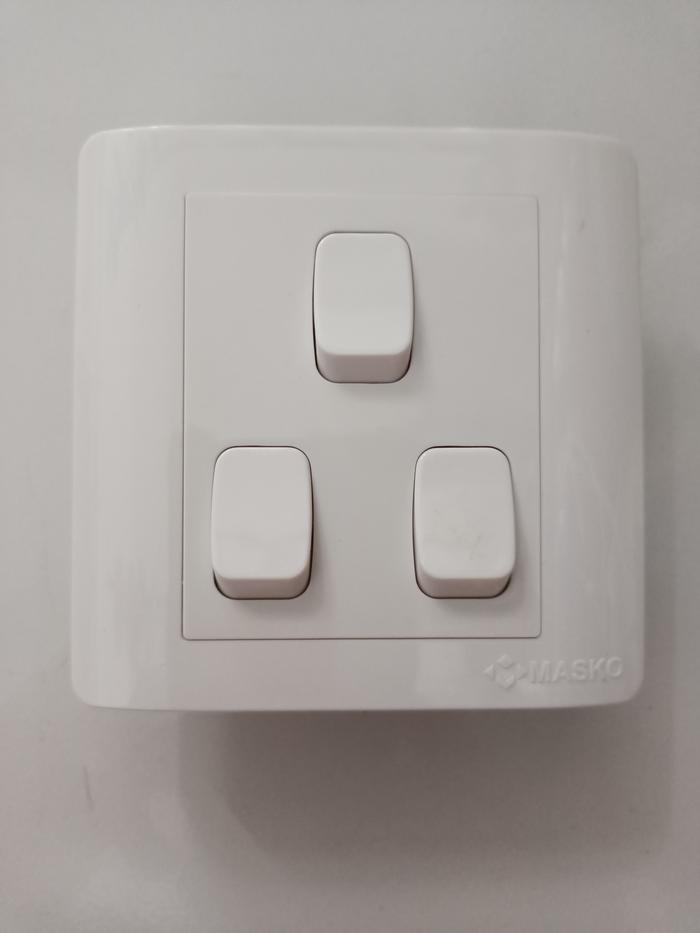 Gambar Saklar Lampu MASKO IB VIOLA SERIES Saklar 3 Gang 4 Gang - Triple 3 Gang dari SumberListrik undefined Tokopedia