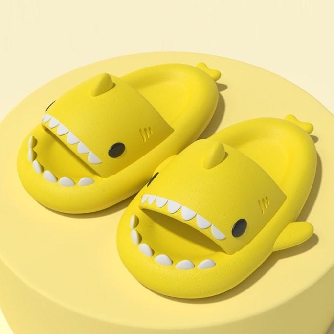 Gambar Sandal Baby Shark Dewasa Sendal Rumah Dewasa Ikan Hiu Lucu Anti Slip - Kuning, 36/37 dari Pasar Sandal undefined Tokopedia