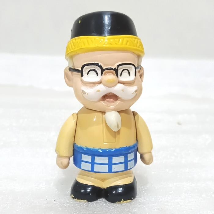 Gambar Figure maskot kfc chaki colonel sanders around the world (malaysia) dari Jack's snack dessert undefined Tokopedia
