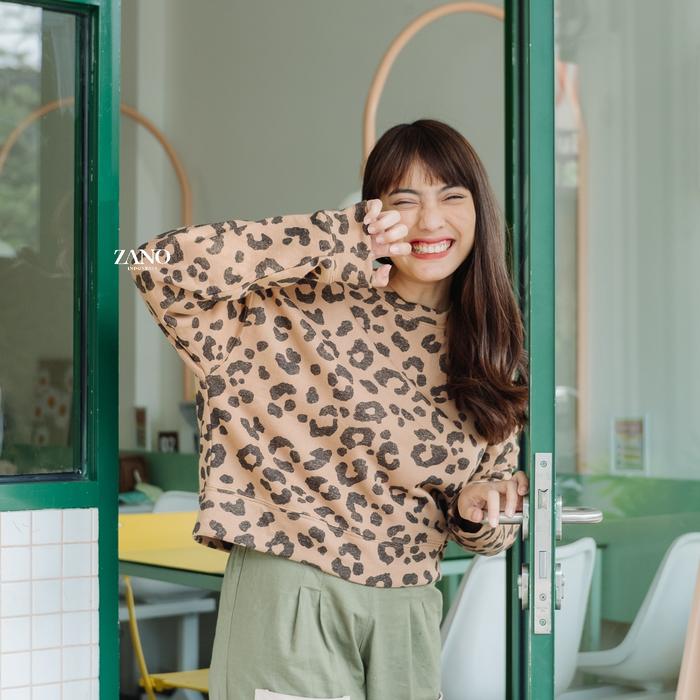 Gambar ZANO BASICS Sweater Crop LeoPard - Leopard - COCO, 65 dari Zano-id undefined Tokopedia