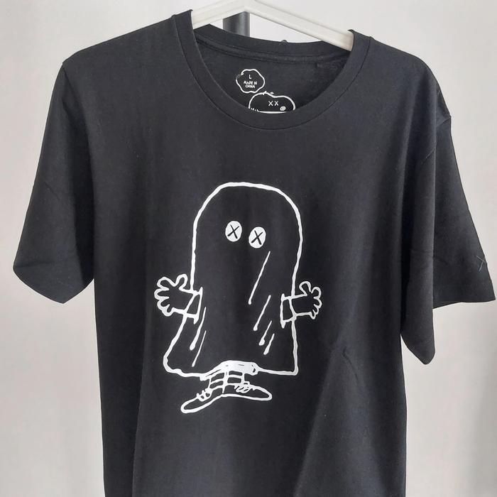 Gambar Kaos Uniqlo Kaws x Peanuts Black2 Size L dari Rugged Company undefined Tokopedia