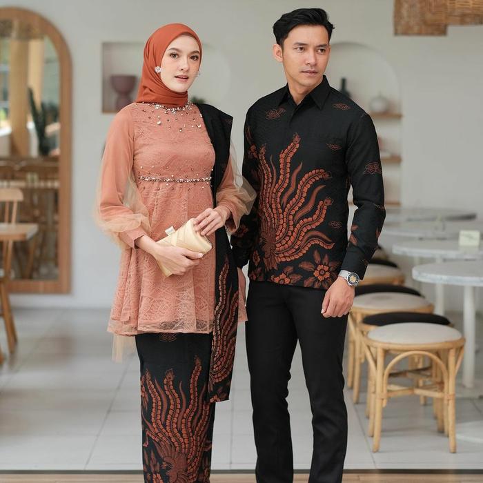 Gambar Baju Couple Kebaya Brukat Batik Baju Tunangan Wisuda Lamaran - TERRACOTTA, Kemeja Saja XL dari Murai Collection undefined Tokopedia
