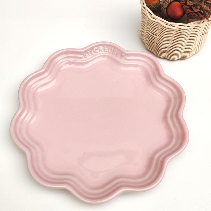 Gambar Le creuset FRILL PLATE 18cm / 22cm (multi color) - Chiffon 18cm dari Celiebox undefined Tokopedia