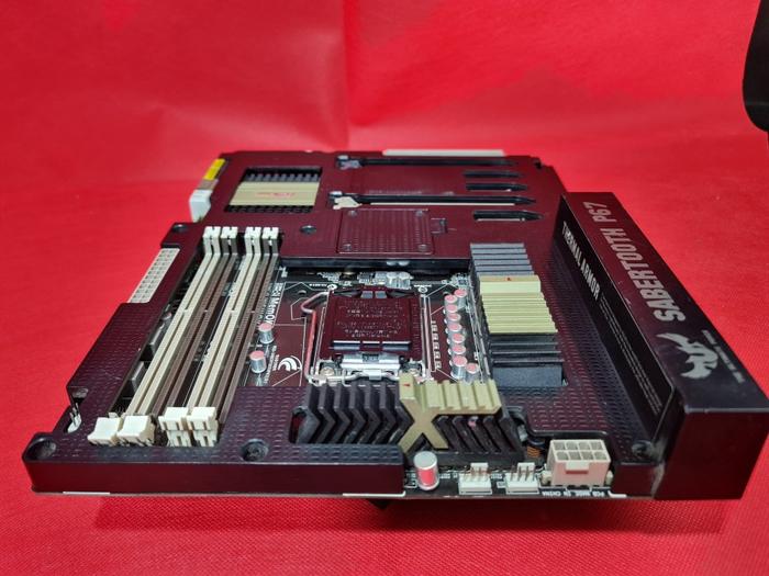 Carte mère Asus ROG Maximus IV Extreme M4E P67 LGA 1155 E3 E-ATX