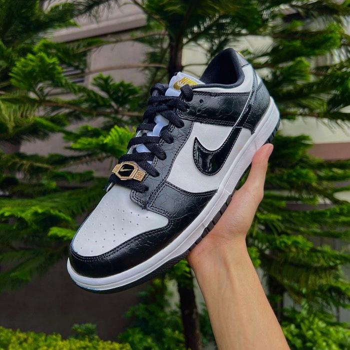 Nike Dunk Low Retro SE おもしろ “World Champ” White and