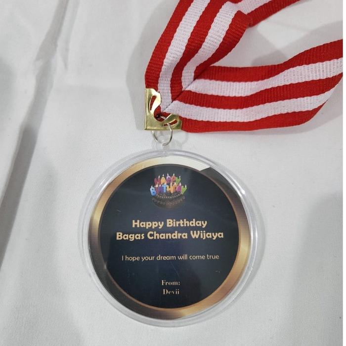 Gambar Medali / Mendali Wisuda Graduation dan Ulang Tahun free custom tulisan - Birthday 1, 2Sisi Tanpa Box dari sulaiman trophy undefined Tokopedia