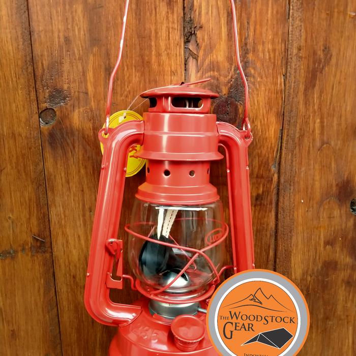 Gambar Lampu Badai Minyak Bushcraft & Camping Merk Lucky (tanpa pouch) - Merah dari The Woodstock Gear undefined Tokopedia