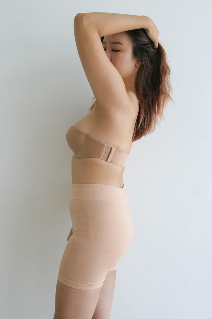 Gambar FitYou Strapless Invisible Bra (Push up feeling) - Bronze, 34 dari FitYou undefined Tokopedia
