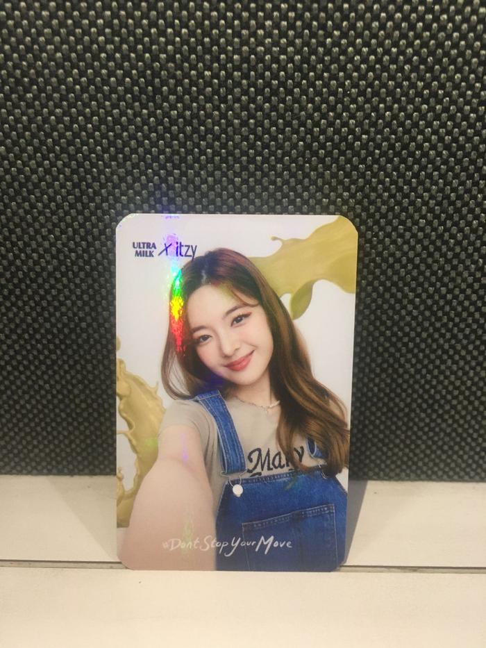 Gambar Photocard K-Pop ITZY Official Ultra Milk Original Hologram Ultramilk - Lia Close Up dari wrathsinstoys undefined Tokopedia