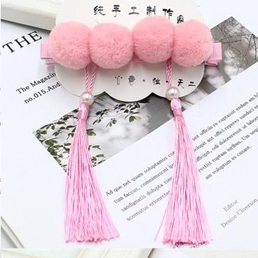 Gambar Jepitan Pita Rambut Bulu PomPom Aksesories Jepit Anak Murah Pita Merah - BULU TWIN PINK dari MadisonShop undefined Tokopedia