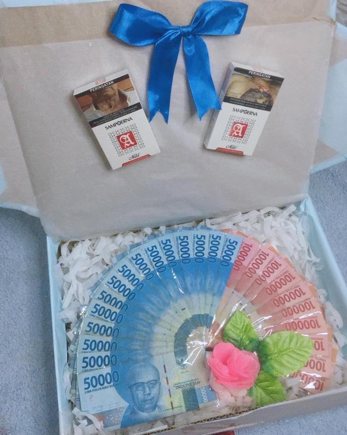 Gambar Hampers Uang Box Buket Gift Kado - 400k dari Rirabiya undefined Tokopedia