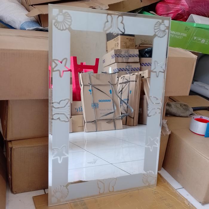 Gambar cermin wastafel / kaca kamar mandi motif ukuran 40cm x 60cm - motif kupu kupu dari Isyfa'Lana Store undefined Tokopedia