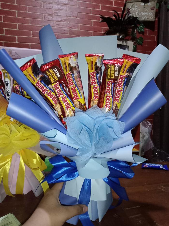 Gambar Buket snack-buket hadiah-bucket kado ulang tahun,wisuda FREE gift card - Buket 1 dari Kreasi Tangan Jogja undefined Tokopedia