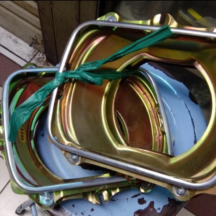 Gambar breket headlamp 7 inch,rumah headlamp 7 inch,ring lampu headlamp 7 inc - KOTAK dari indopart jeep undefined Tokopedia