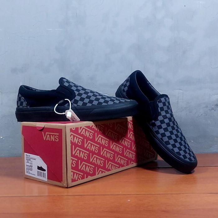 Gambar sepatu pria vans slip on checkerboard Mono Black Grey Sneakers import - Hitam, 40 dari An_store10 undefined Tokopedia