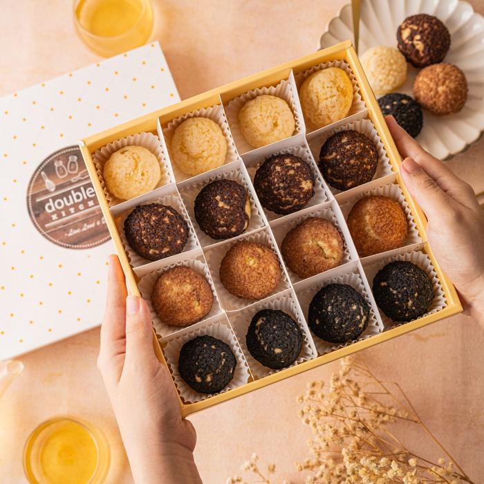 Gambar kue sus 1 box MINI CHOUX - Choux Box dari DoublejoKitchen undefined Tokopedia