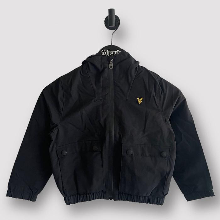 Gambar Lyle & Scott Junior Hooded Pocket Jacket Black Original - Hitam, 3/4 dari fajrauls undefined Tokopedia