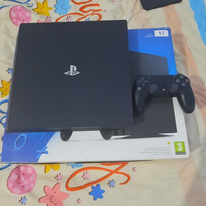 ps4 pro 1TB ブラック 新品未開封 (手渡し、近くなら即日届け可)