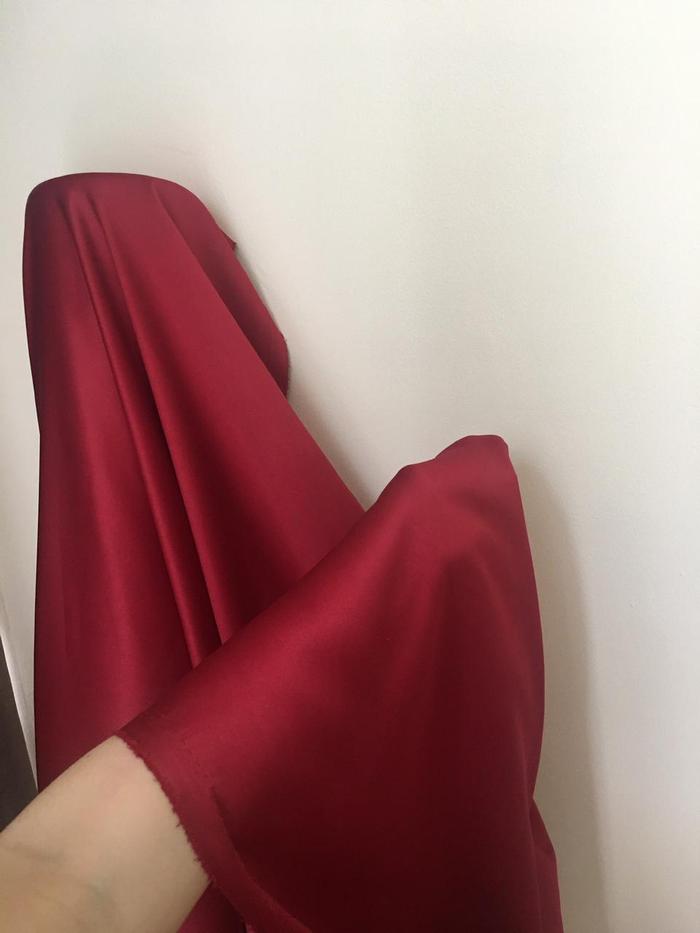 Gambar Bahan Kain Satin Velvet Import Premium Warna Merah Maroon Marun - maroon dari zainasistertex undefined Tokopedia