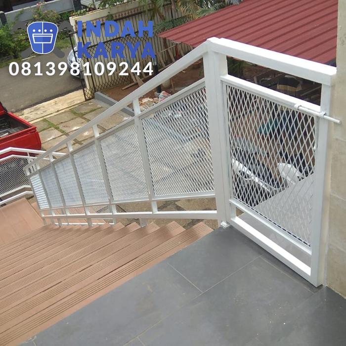 Gambar Pagar railing tangga atau balkon industrial plat expanded - handrail besi dari Indah Karya Las undefined Tokopedia