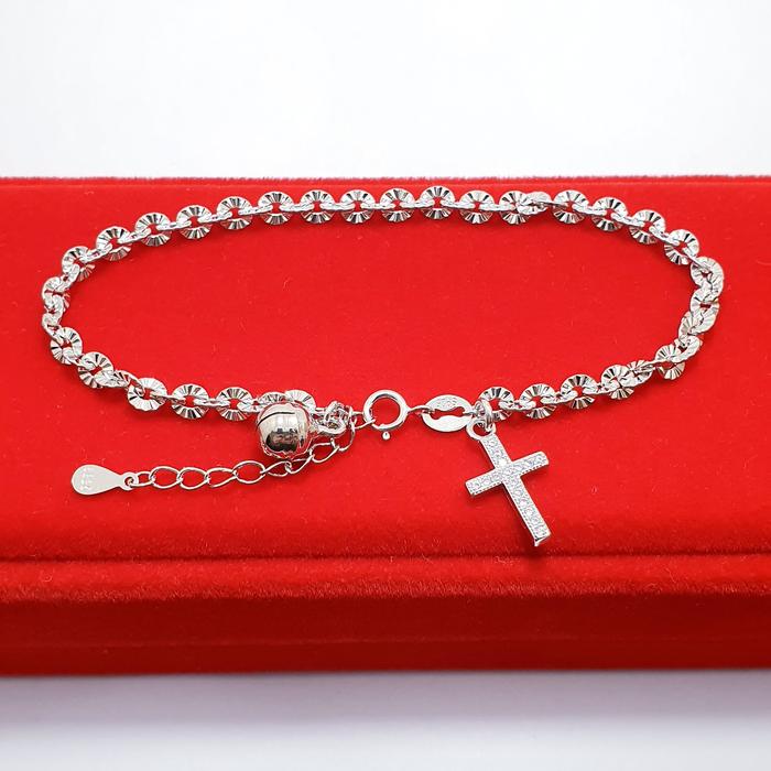 Gambar Gelang Tangan Salib Silver 925 / Perhiasan Gelang Rantai Nori Ukir Gantungan Salib & bell Perak 925 Antikarat - ekor oval dari VELLIN SILVER undefined Tokopedia