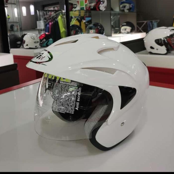 Gambar helm hiu arrow solid - Putih, All Size dari rubyh undefined Tokopedia