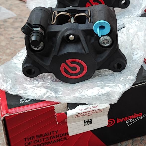 Gambar Kaliper Brembo 2piston 2p 2 piston Red Merah P2 Xmax Cbr Ninja vespa - Hitam dari AJH.Store undefined Tokopedia