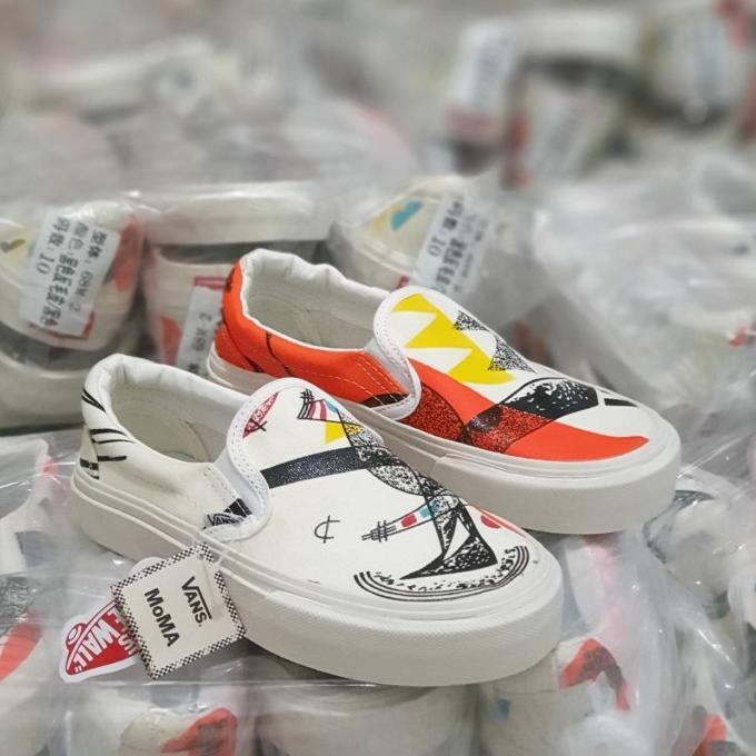 Gambar Sepatu Anak Laki Laki Perempuan Vans Slip On Anak X Moma - Cream, Anak 17-35 dari ekracel undefined Tokopedia