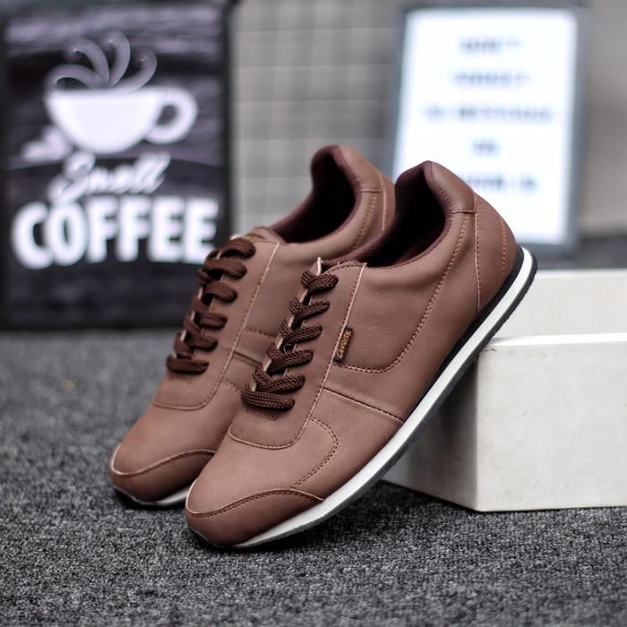 Gambar Sepatu Sneakers Kulit Asli Pria Kets Casual Santai Main Original - Cokelat, 39 dari nyekermen undefined Tokopedia