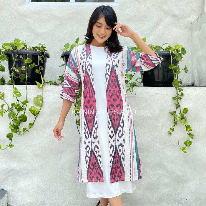 Gambar KI Outer Kimono Cardigan Panjang Tenun Alesha Tosca - Pink, 4 dari KainIndonesiaco undefined Tokopedia