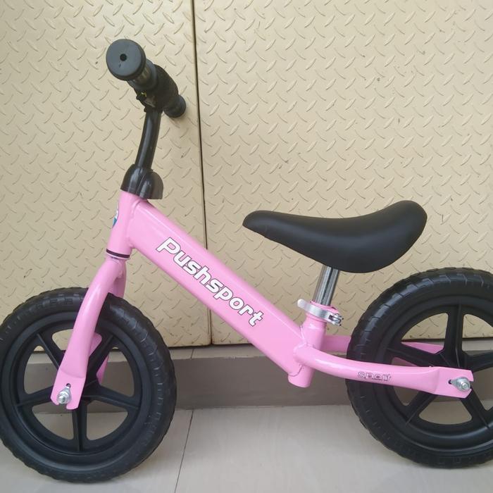 Gambar Sepeda Anak Balance Bike Pushsport Push Sport Stang Busa - Pink Hitam - Merah Muda dari imystore.official undefined Tokopedia