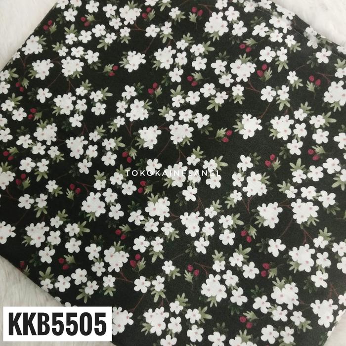 Gambar Kain Katun Jepang Bunga Putih per 50cm Lebar Kain 150cm KKB55 - 05 hitam dari tokokainflanel undefined Tokopedia