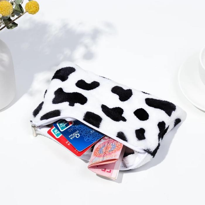 Gambar Dompet Wanita Souvenir Pernikahan Murah Dompet Bulu Dompet Kartu Koin - Sapi Hitam dari KRUCILS.STORE undefined Tokopedia