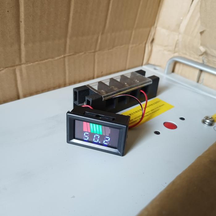 Voltmeter Baterai Asam Limun Kapasitas Voltmeter DC 12-72V Universal dengan Indikator LED