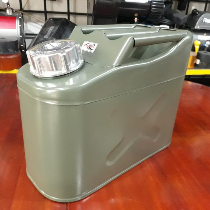 Gambar Jerigen Besi 5 liter 5l untuk bensin solar minyak - Hijau dari Outdoor Punch undefined Tokopedia