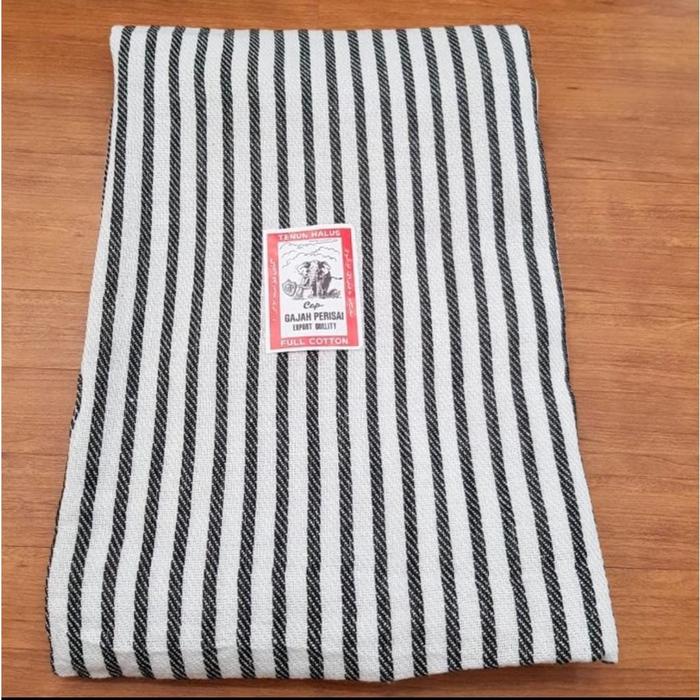 Gambar Selimut Bantuan Bencana / Selimut Lurik / Selimut garis - Gajah Perisai dari SoulmateBedsheet undefined Tokopedia